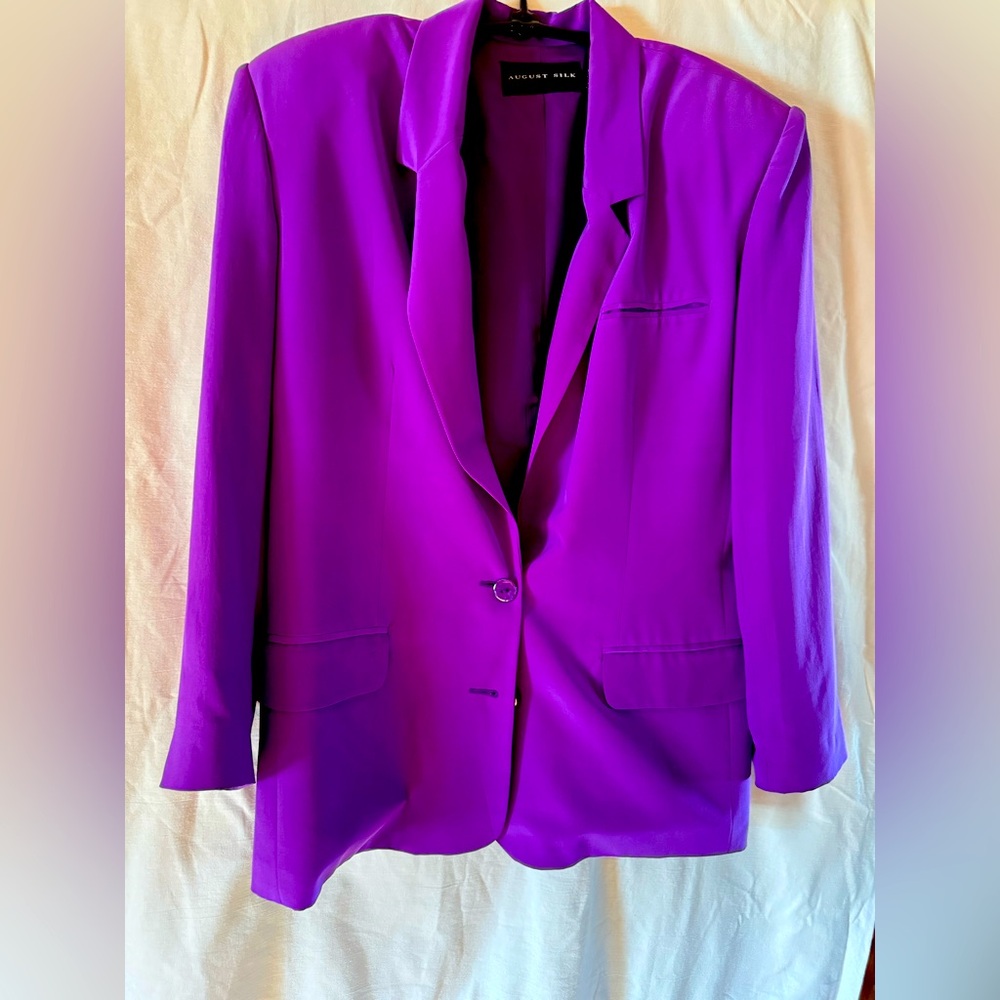 Vintage 100% Silk Blazer Size 14. Excellent condition.